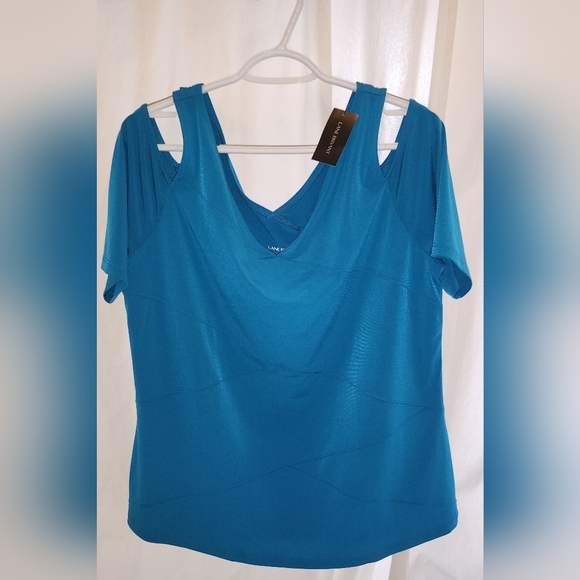 Cold Shoulder Top - Picture 2 of 4